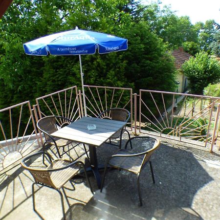 Vitorlas Apartmanhaz Siófok Buitenkant foto