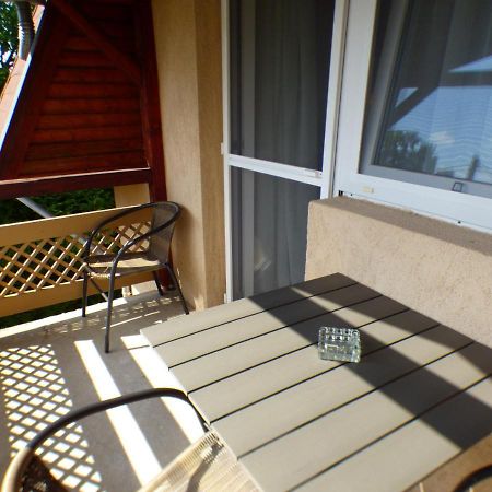 Vitorlas Apartmanhaz Siófok Buitenkant foto