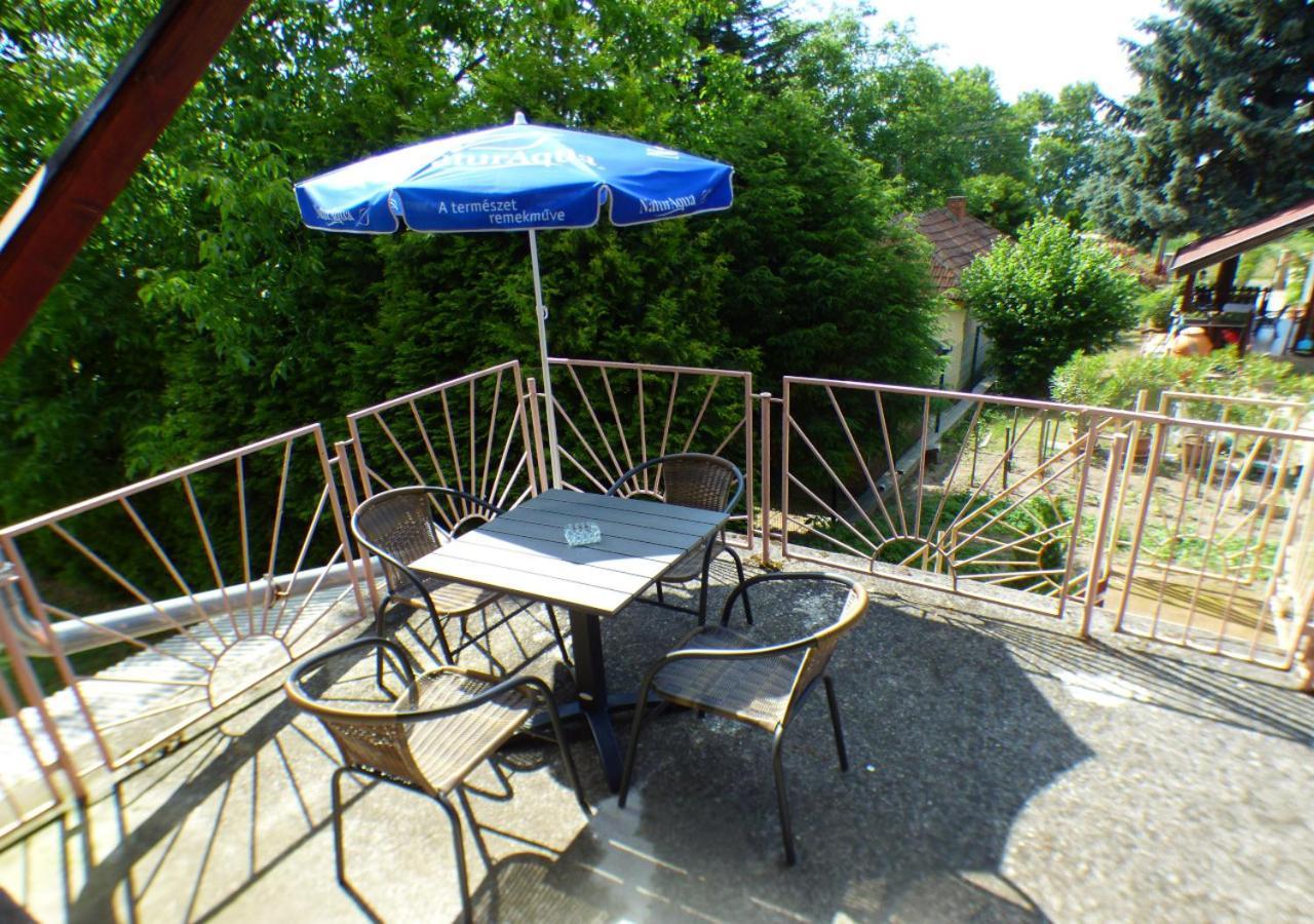 Vitorlas Apartmanhaz Siófok Buitenkant foto