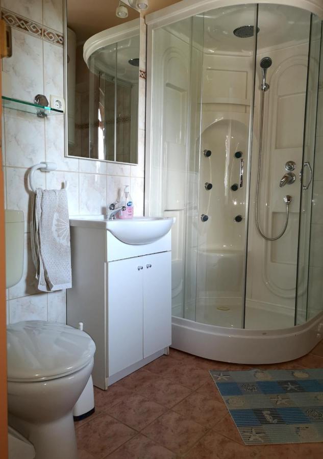 Vitorlas Apartmanhaz Siófok Buitenkant foto