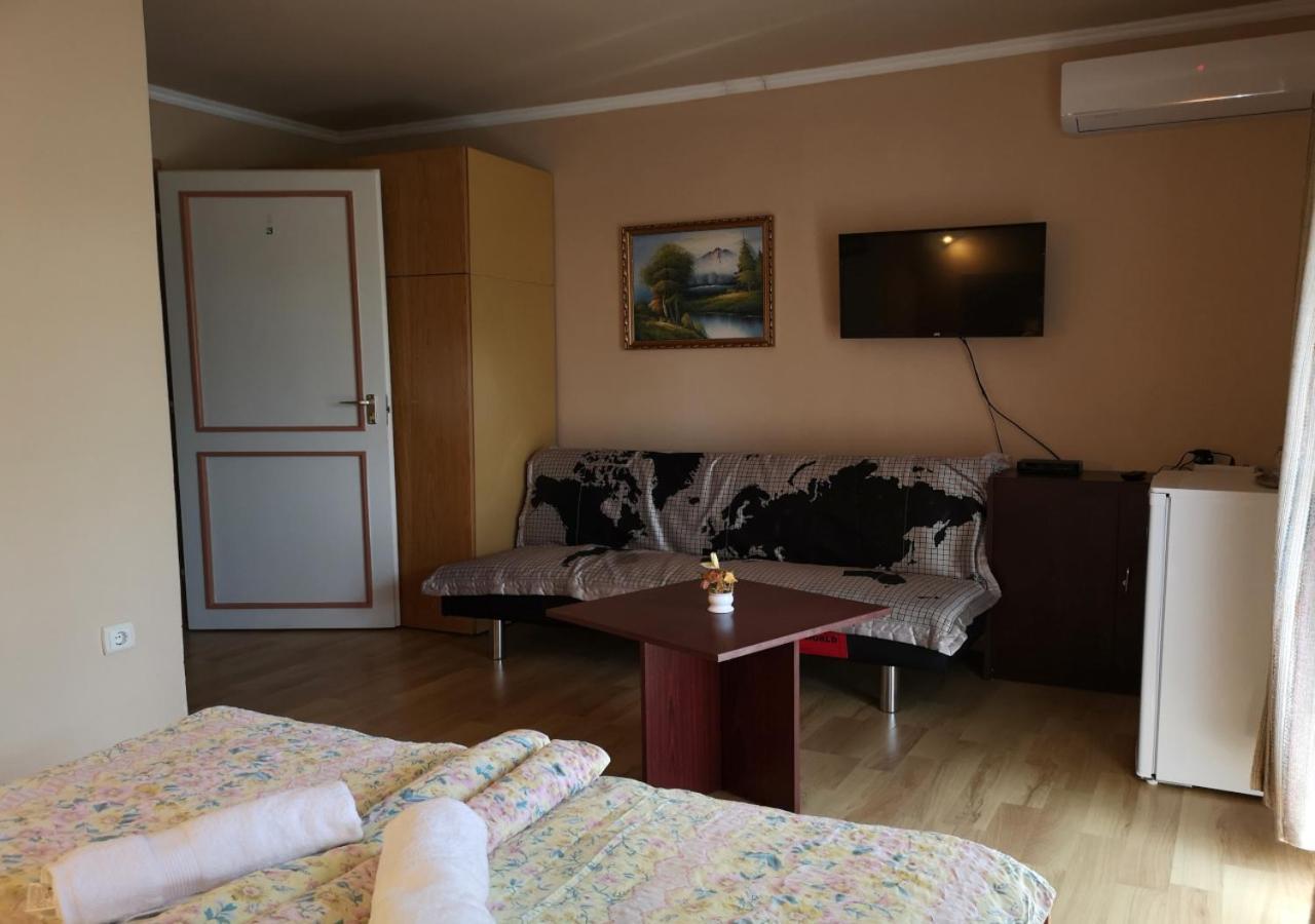 Vitorlas Apartmanhaz Siófok Buitenkant foto