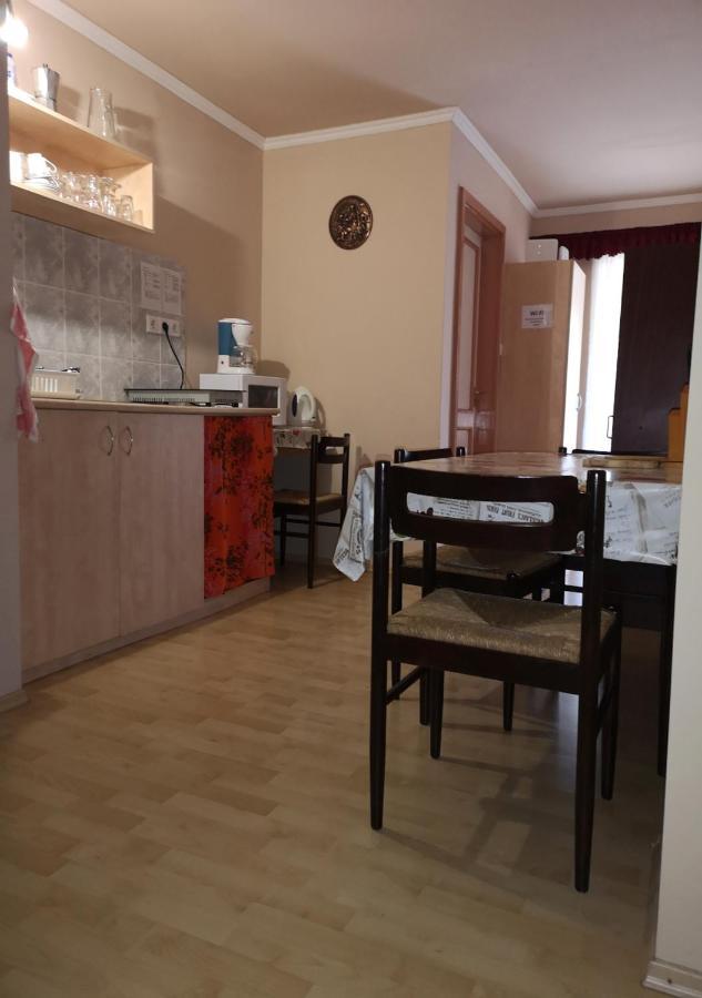 Vitorlas Apartmanhaz Siófok Buitenkant foto